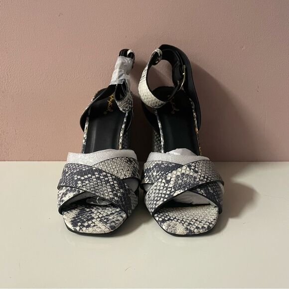 Qupid NIB Gray/Cream Snakeskin Faux Leather Peep Toe Ankle Strap Block Heel Sz 6 - Picture 4 of 8